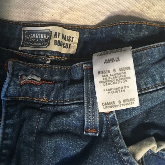 Levis Signature at Waist Bootcut woman's size 8 M - Picture 3 of 7